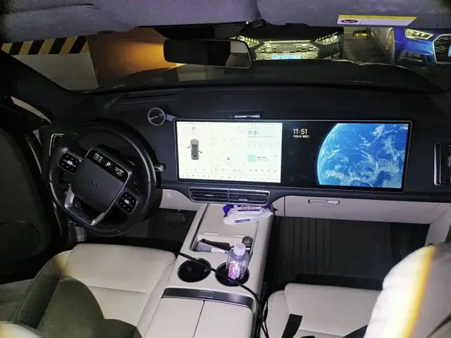 Li Auto L8 — Фото автомобиля 12
