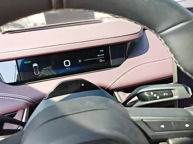 Xiaomi SU7 — Фото автомобиля 13