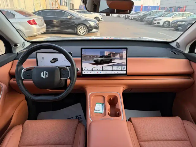 Leapmotor C10 — Фото автомобиля 10