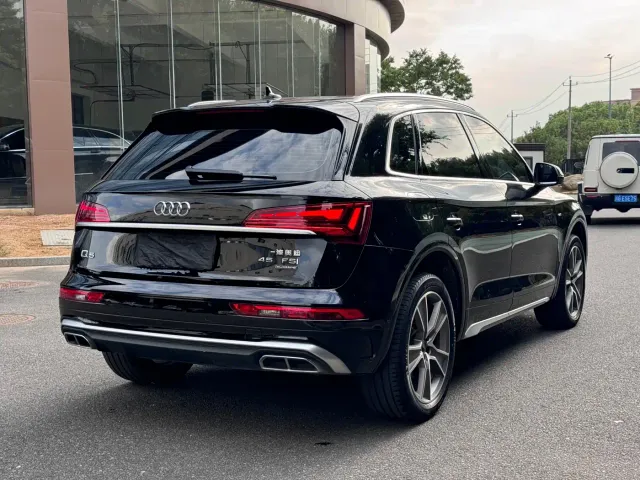 Audi Q5L — Фото автомобиля 16