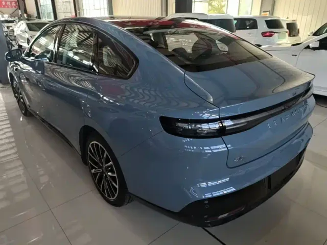 Leapmotor B01 — Фото автомобиля 4