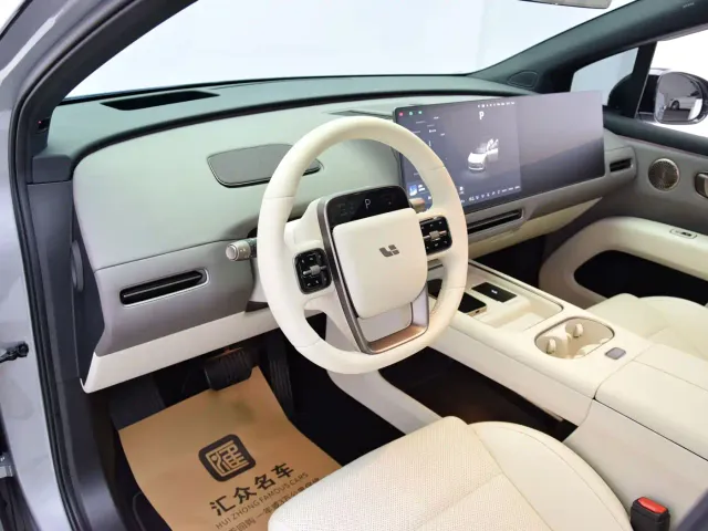 Li Auto i6 — Фото автомобиля 5