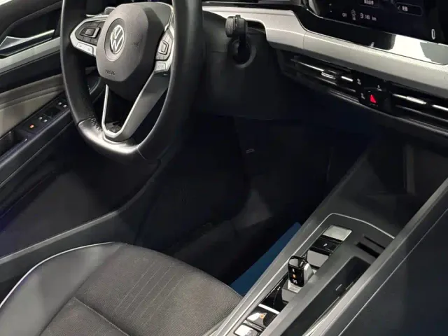 Volkswagen Golf — Фото автомобиля 22