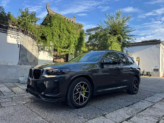 Фотография автомобиля — BMW iX3