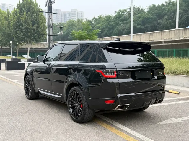 Land Rover Range Rover Sport — Фото автомобиля 4