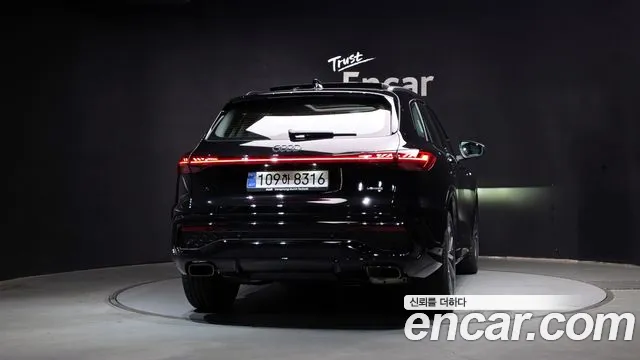 Audi Q5 45 TFSI quattro S Line — Фото автомобиля 3
