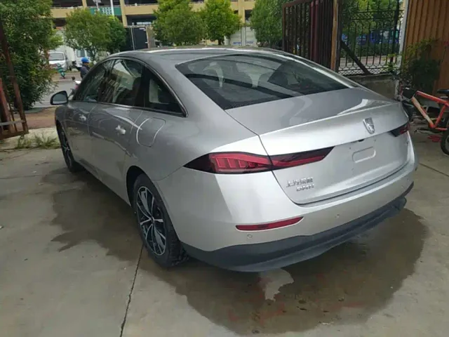 Roewe D7 — Фото автомобиля 4