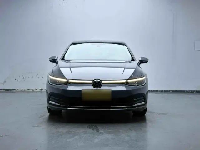 Volkswagen Golf — Фото автомобиля 2