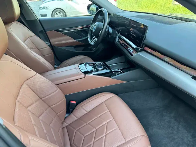 BMW i5 — Фото автомобиля 16