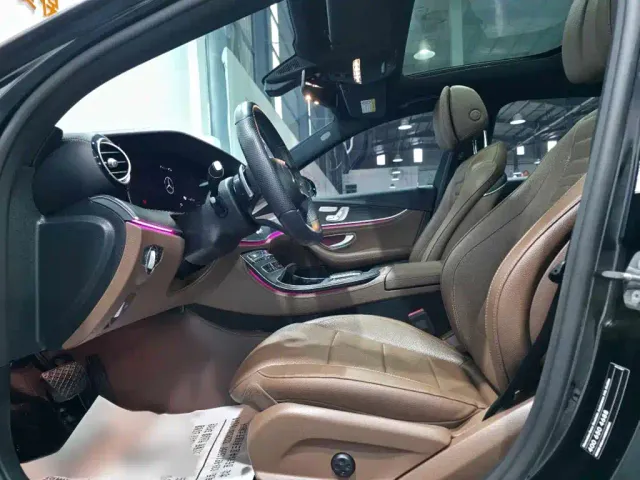 Mercedes-Benz E-Class — Фото автомобиля 8