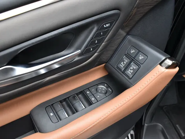 Toyota Vellfire — Фото автомобиля 18