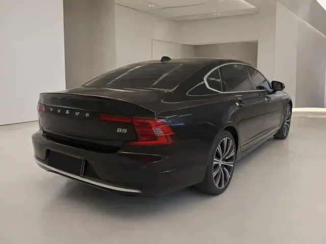 Volvo S90 — Фото автомобиля 4