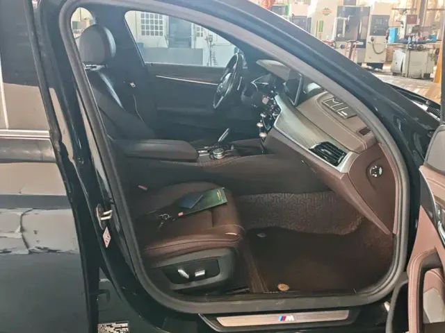 BMW 5 Series — Фото автомобиля 8