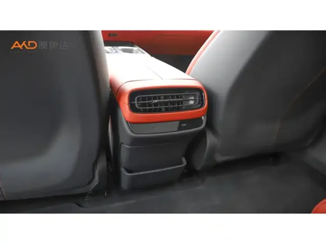 Xiaomi SU7 — Фото автомобиля 9