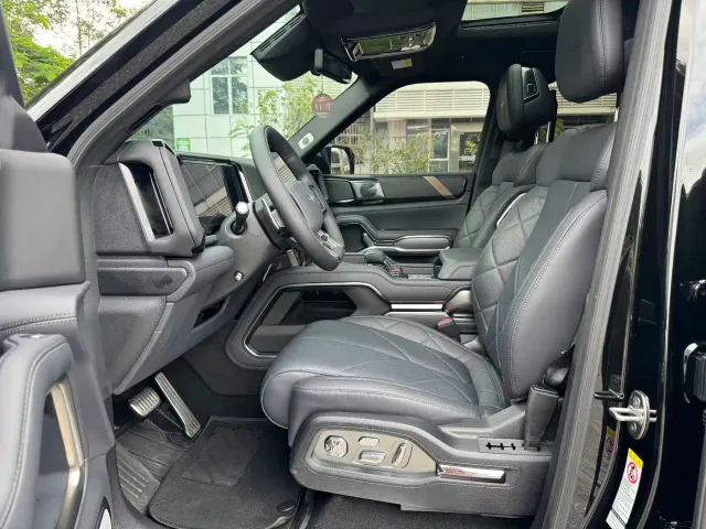 BYD FangChengBao Leopard 8 — Фото автомобиля 7