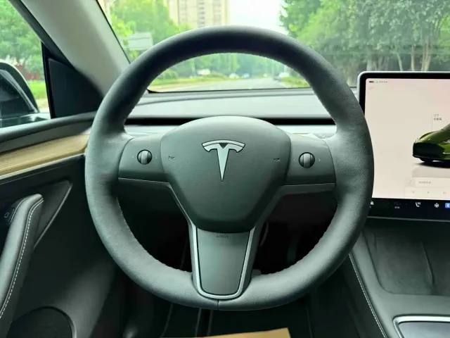 Tesla Model Y 2022 Facelift Rear-Wheel Drive Version — Фото автомобиля 14