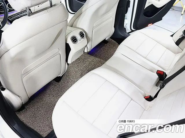Mercedes-Benz E-Class — Фото автомобиля 11