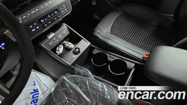 Hyundai Kona SX2 — Фото автомобиля 14