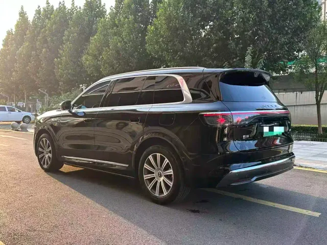 Aito M8 — Фото автомобиля 6