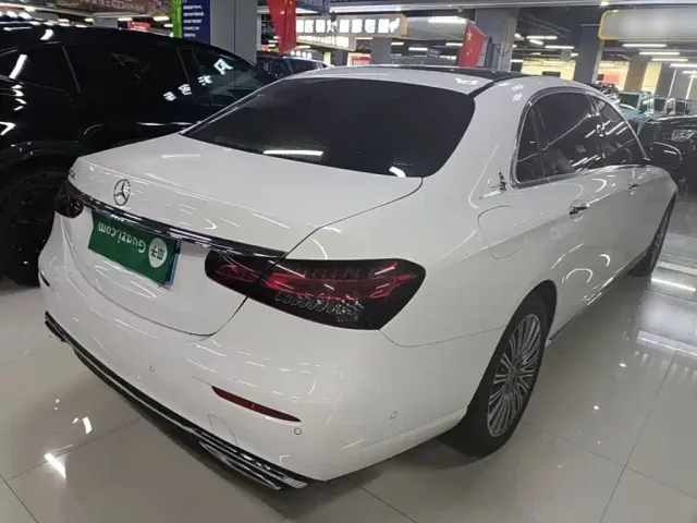 Mercedes-Benz E-Class — Фото автомобиля 6