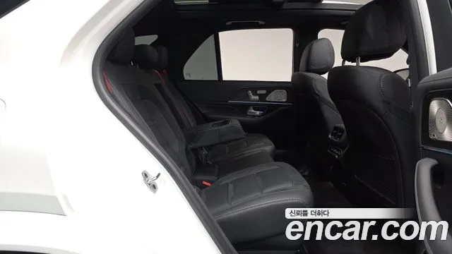 Mercedes-Benz GLE-Class — Фото автомобиля 11