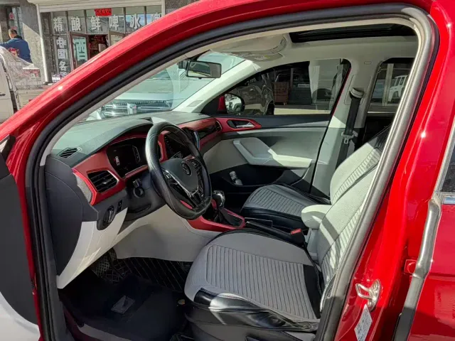 Volkswagen T-Cross — Фото автомобиля 9