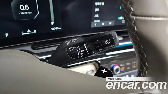 Kia Carnival Generation 4 — Фото автомобиля 23