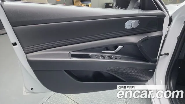 Hyundai Avante CN7 — Фото автомобиля 13