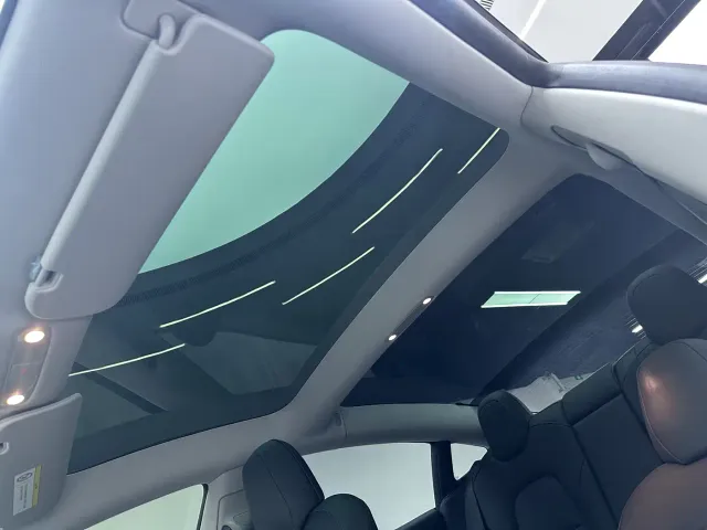 Tesla Model 3 — Фото автомобиля 18