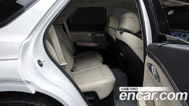 Genesis GV70 — Фото автомобиля 11