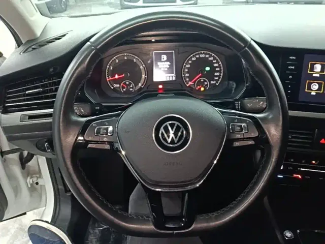 Volkswagen Bora — Фото автомобиля 10