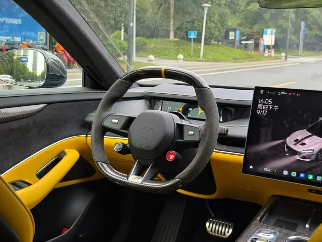 Xiaomi SU7 Ultra — Фото автомобиля 8
