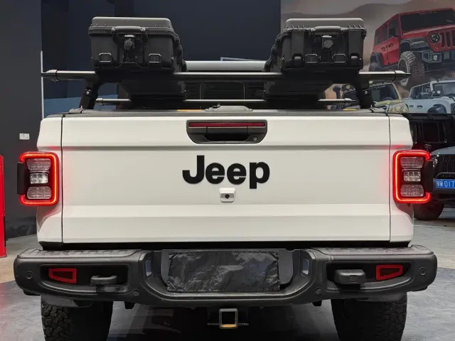 Jeep Gladiator — Фото автомобиля 10