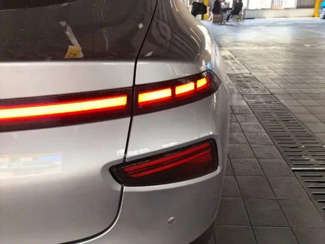 Xpeng P7 — Фото автомобиля 7