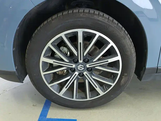 Leapmotor B10 — Фото автомобиля 6
