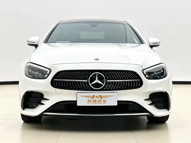 Mercedes-Benz E-Class — Фото автомобиля 2