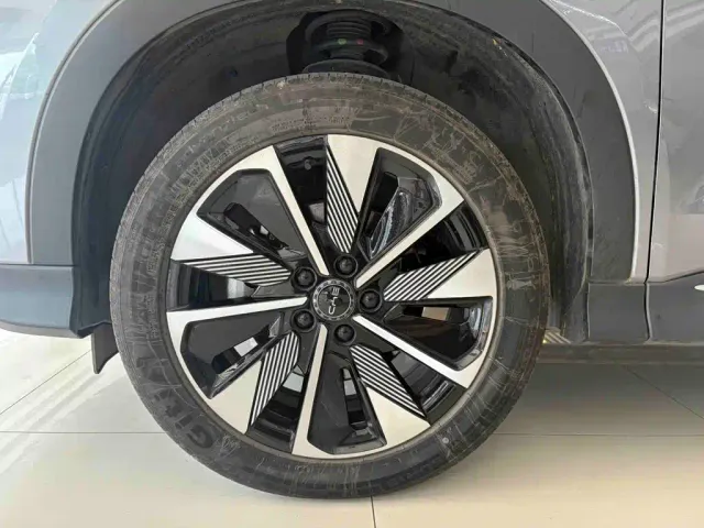 BYD Song PLUS — Фото автомобиля 5