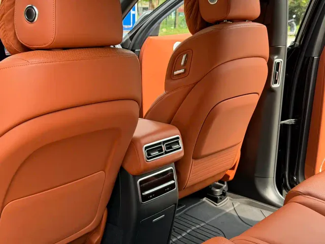 Li Auto L7 — Фото автомобиля 12