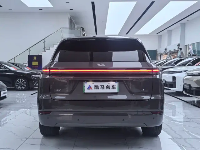 Li Auto L7 — Фото автомобиля 14