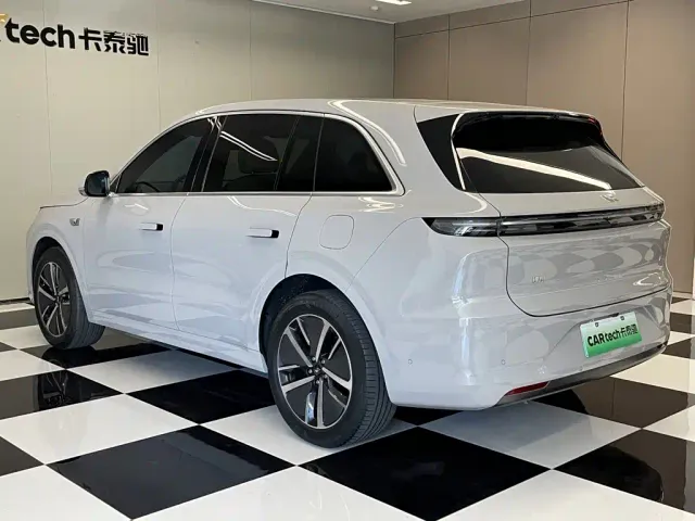 Li Auto L6 — Фото автомобиля 7
