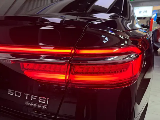 Audi A8 — Фото автомобиля 13