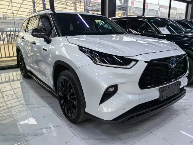 Toyota Highlander — Фото автомобиля 3