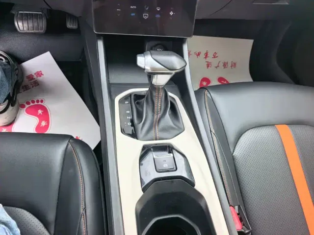 Dongfeng Yixuan — Фото автомобиля 13