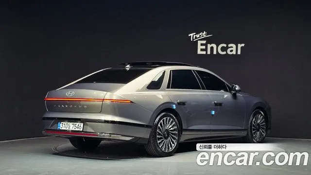 Hyundai Grandeur GN7 — Фото автомобиля 2