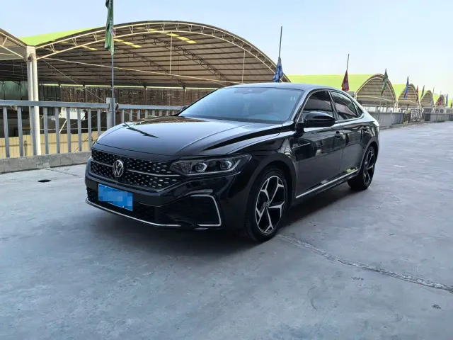 Фотография автомобиля — Volkswagen Passat