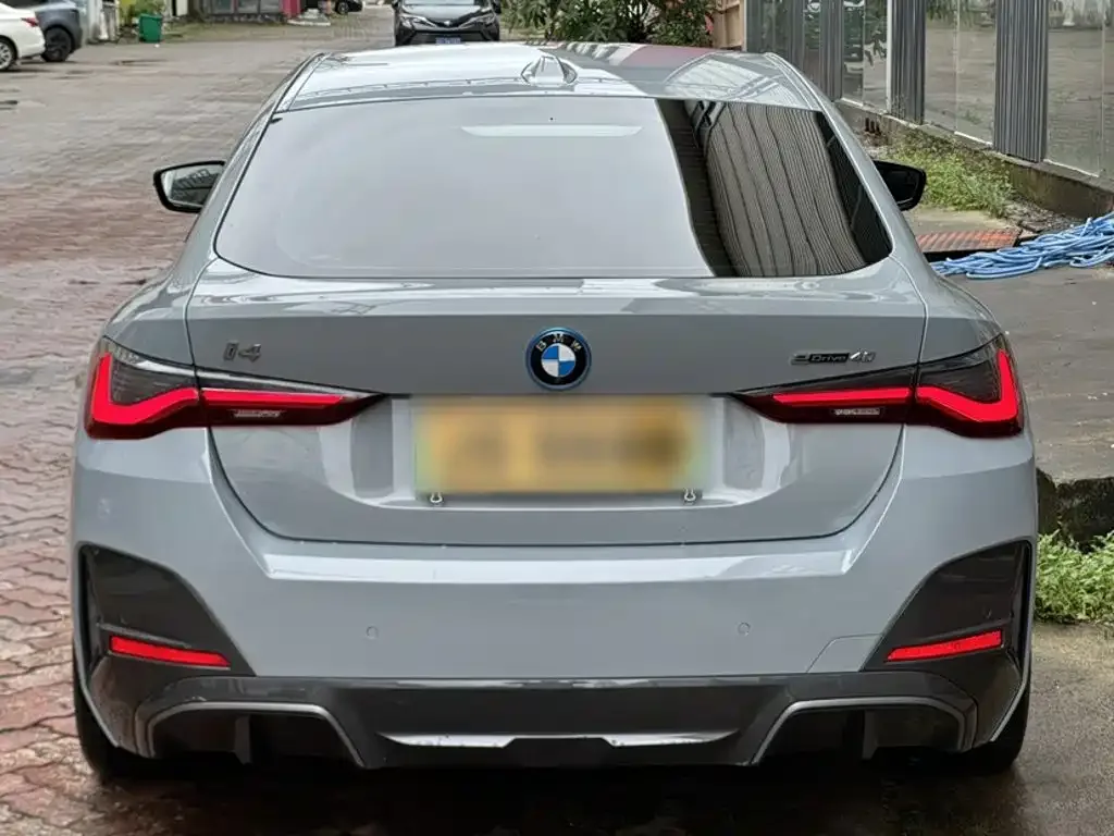 BMW BMW i4 2022 eDrive40 — Фото автомобиля 2