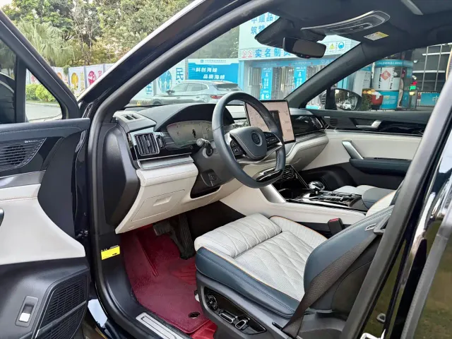 BYD Tang — Фото автомобиля 8