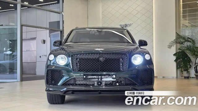 Bentley Bentayga — Фото автомобиля 2
