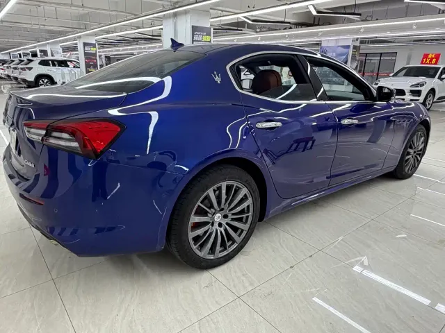 Maserati Ghibli — Фото автомобиля 4