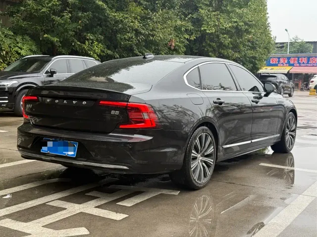 Volvo S90 — Фото автомобиля 16